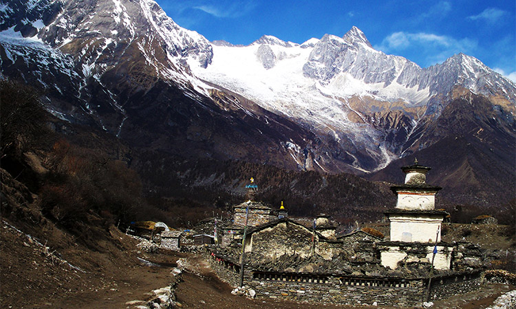 Makalu Tamang Village