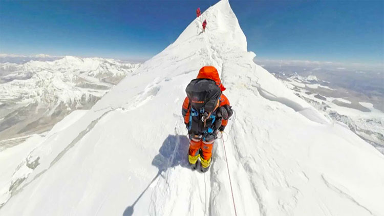 How-long-does-it-take-to-climb-Mount-Everest